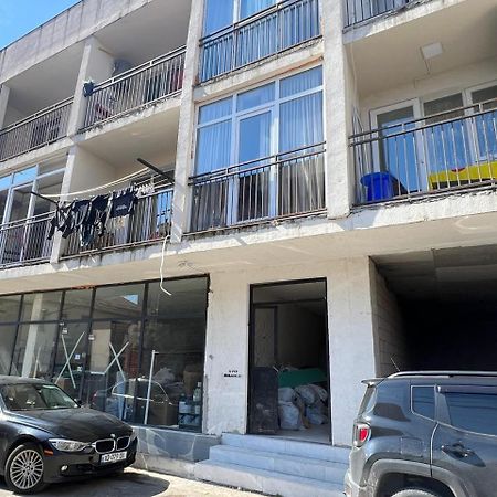 Hotel Paris Batumi Bagian luar foto
