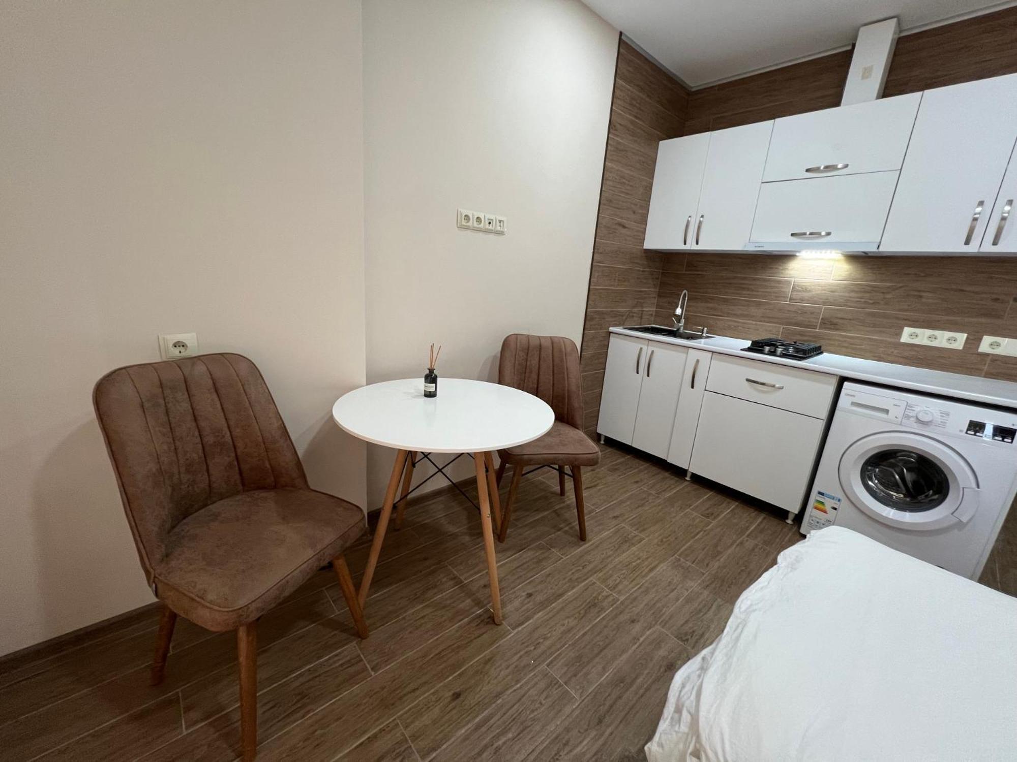 Hotel Paris Batumi Bagian luar foto