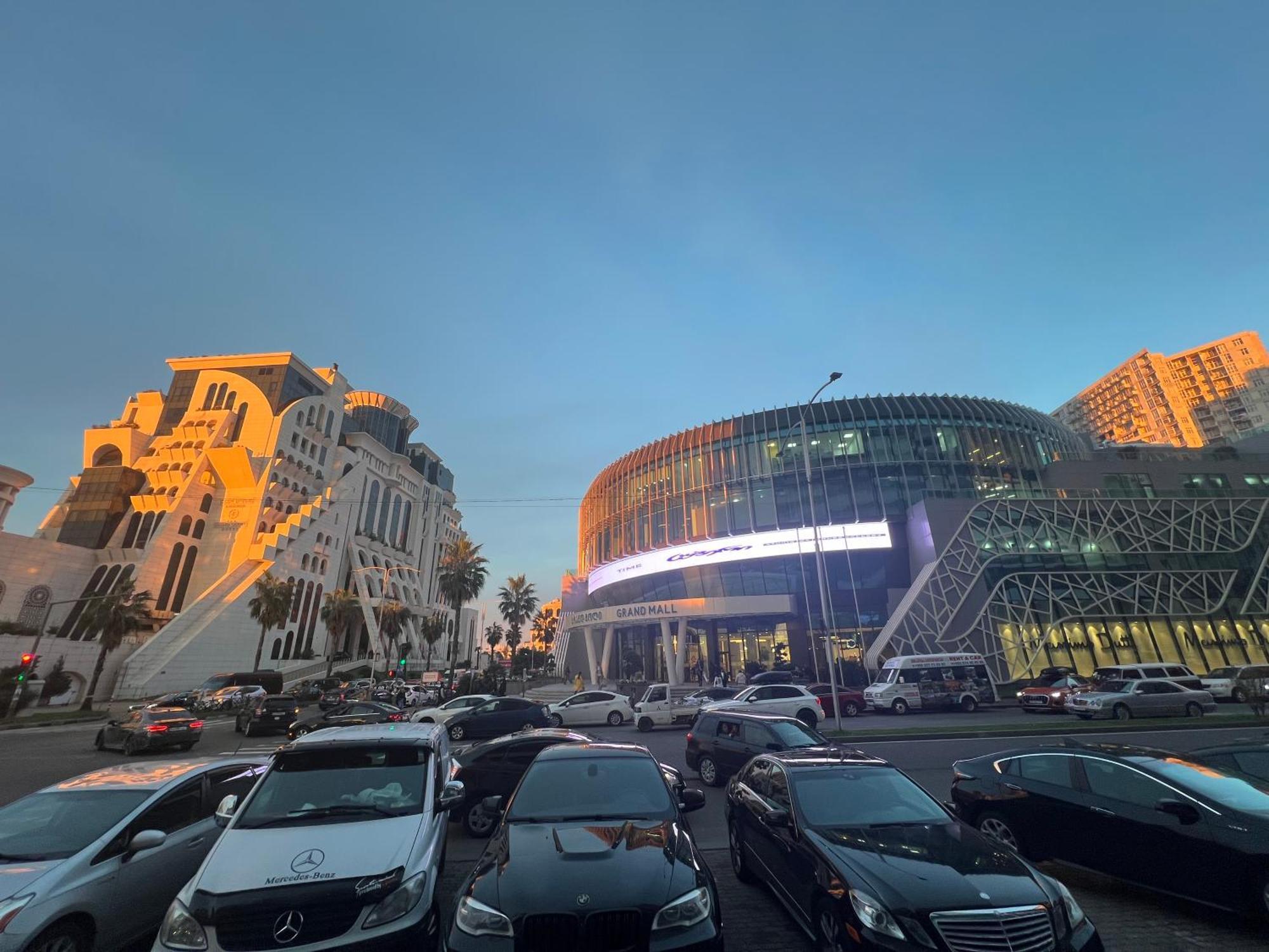 Hotel Paris Batumi Bagian luar foto
