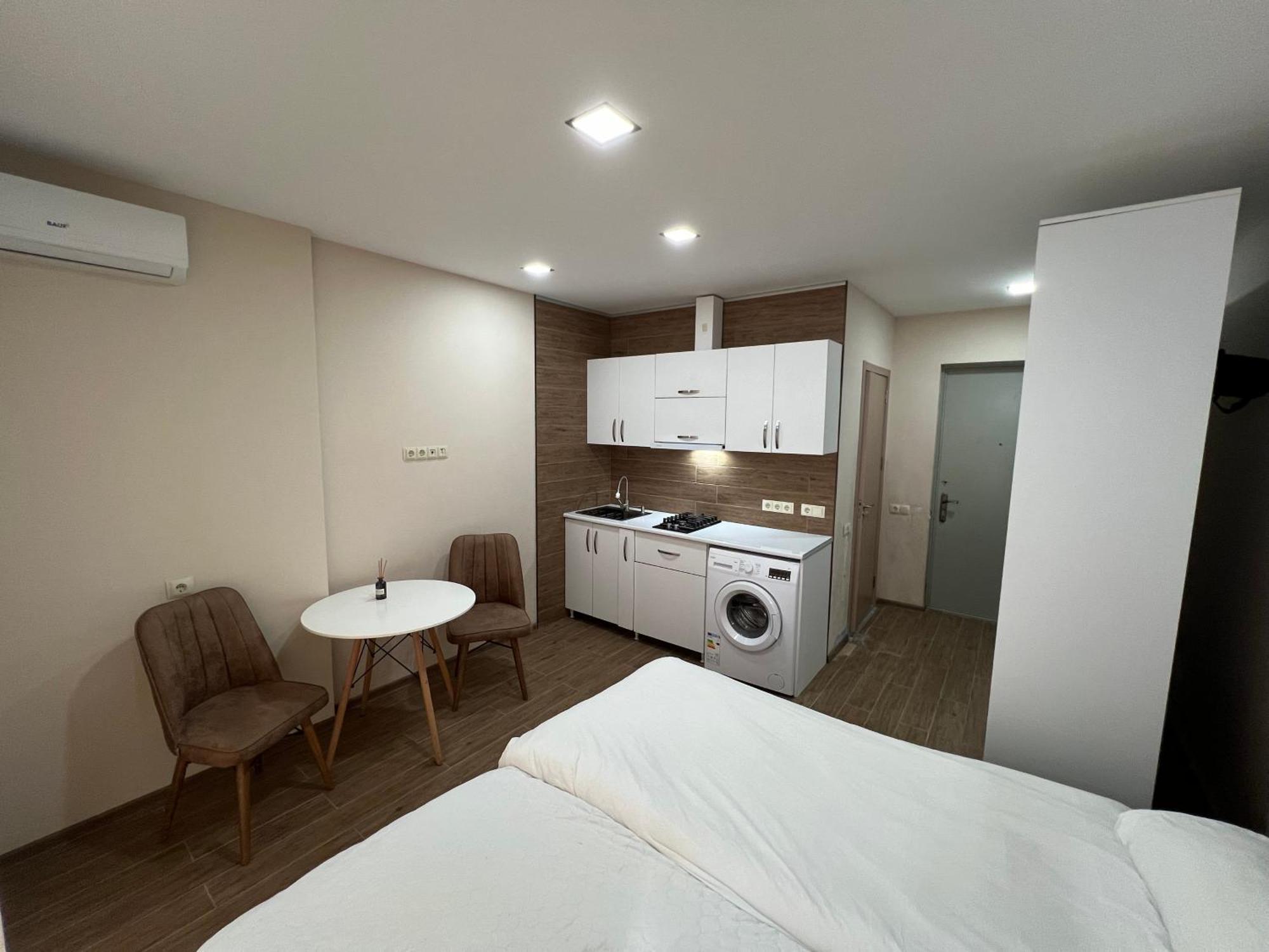 Hotel Paris Batumi Bagian luar foto